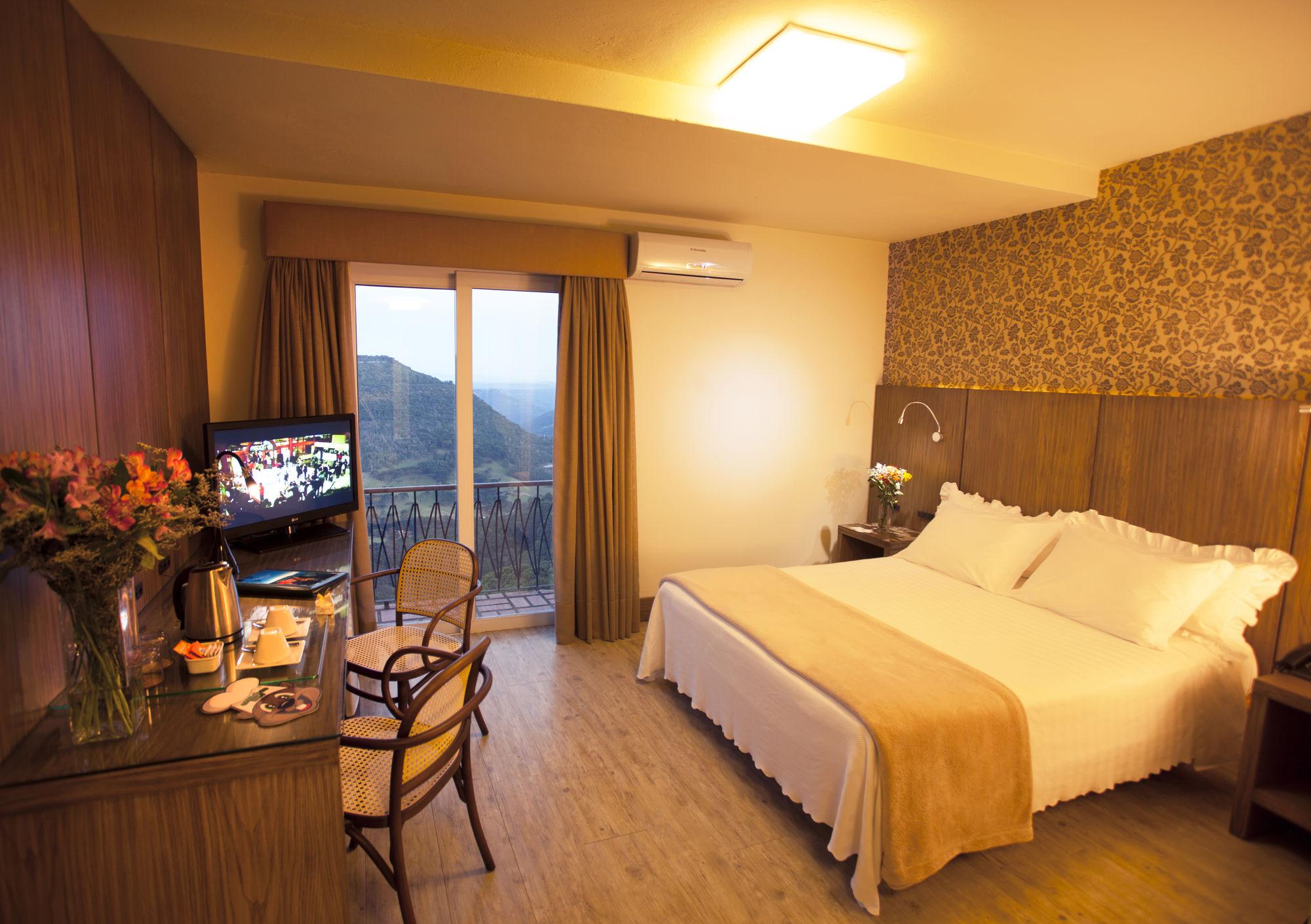 Room, Valley View