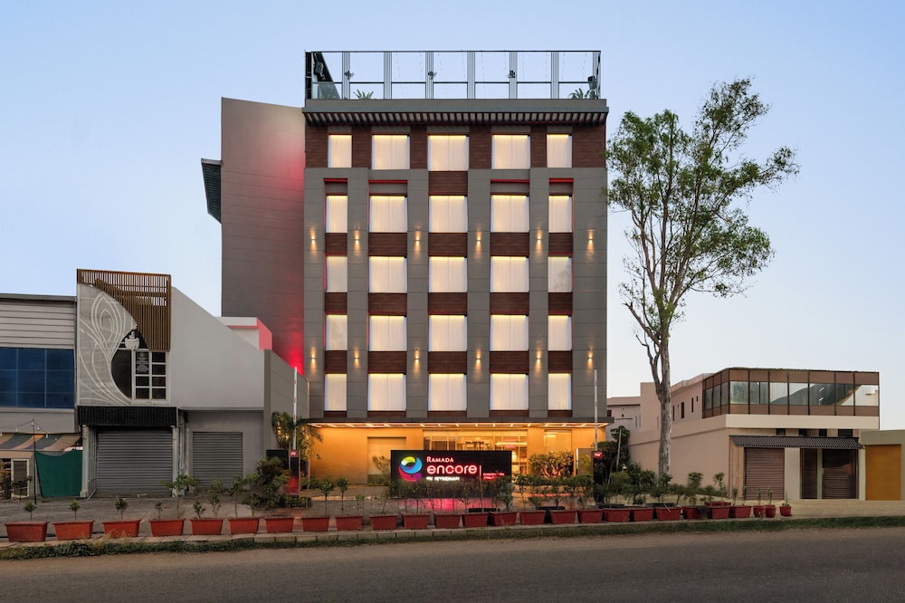 Ramada Plaza by Wyndham Chandigarh Zirakpur 2/58