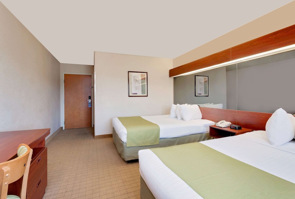 Microtel Inn & Suites by Wyndham Wellsville 10/34