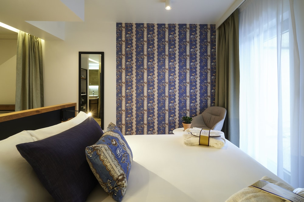 Mercure Avignon Gare TGV 28/78