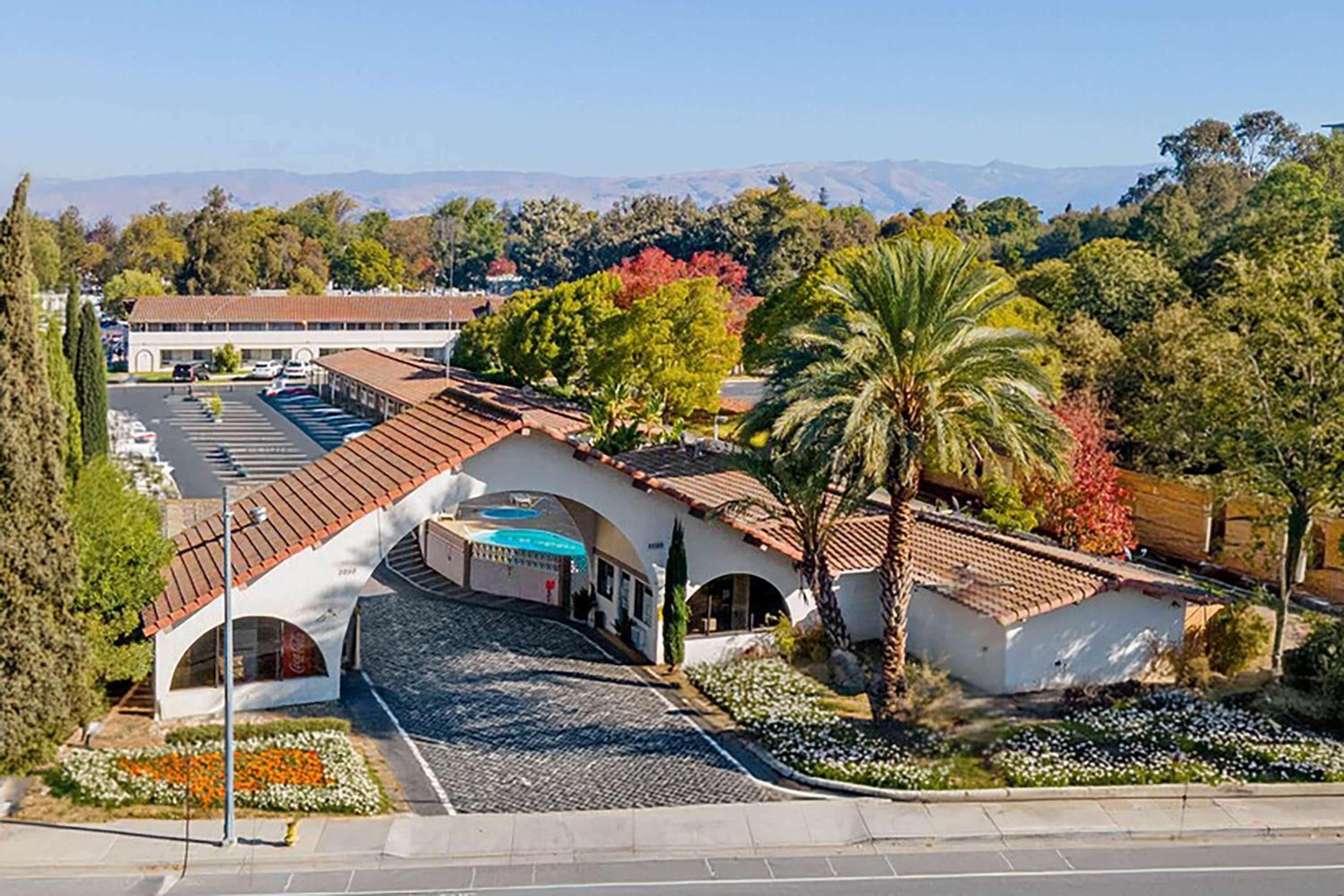 Super 8 by Wyndham San Jose Airport 22/32