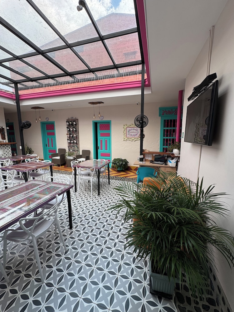 Casa Hotel Las Hortensias 24/50