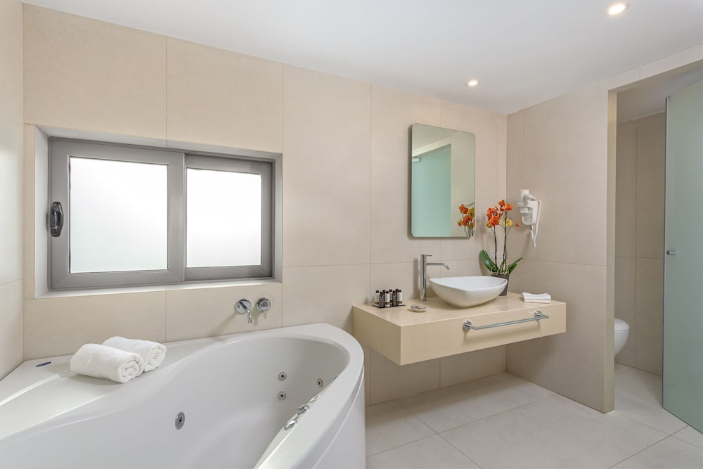 The Ixian Grand and All Suites Adults Only Hotel 67/67