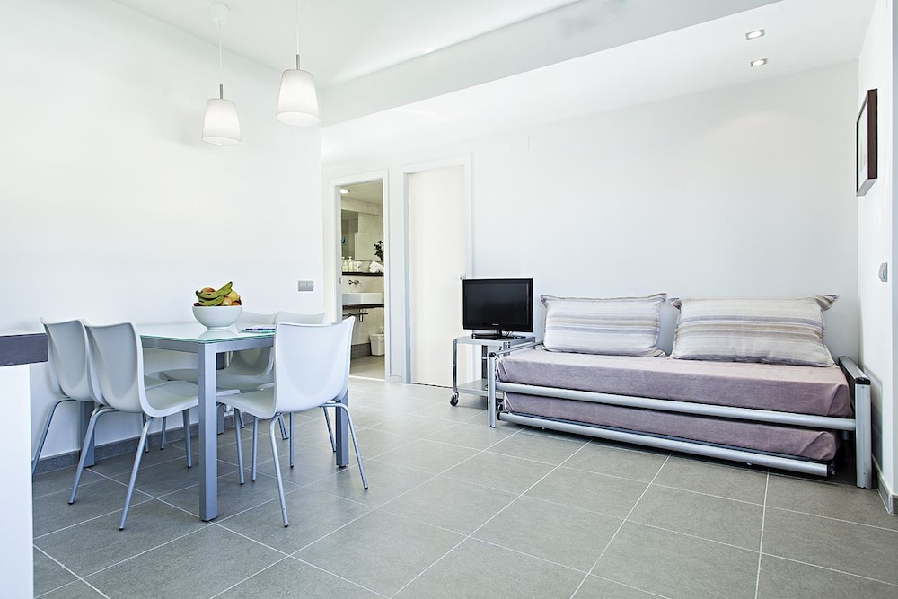 Apartaments Marfina 35/59
