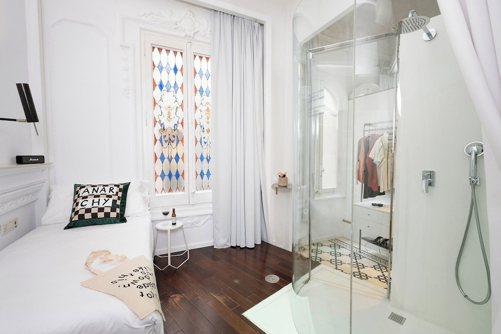 ROOM, SINGLE, SINGLE BED
