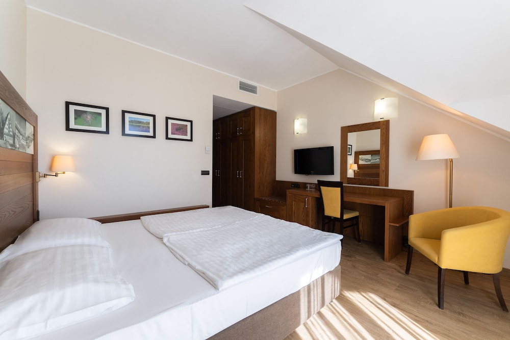 Comfort, Twin Beds, Arena View, Balcony