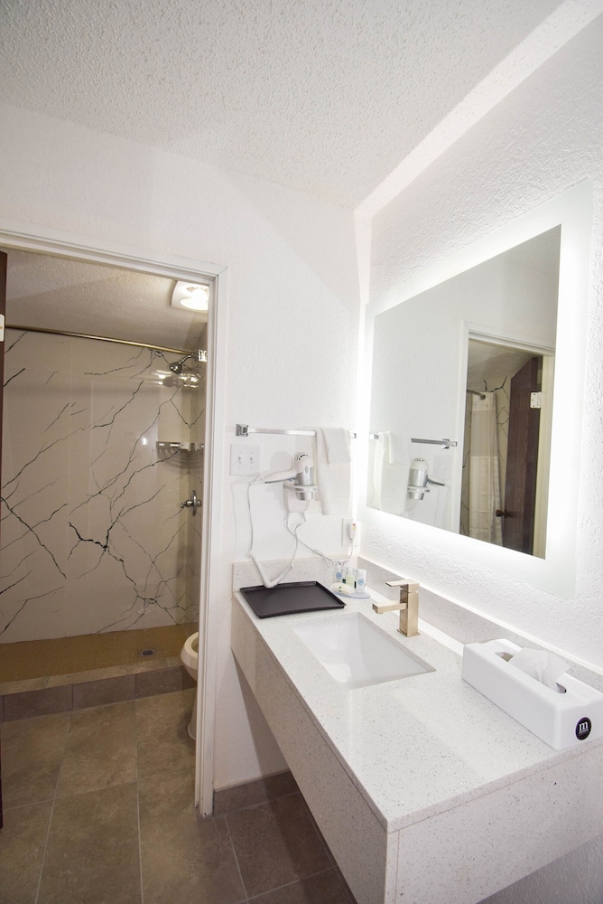 غرفة قياسية بسريرين كوين، Quality Inn and Suites Sulphur Springs TX 4/5