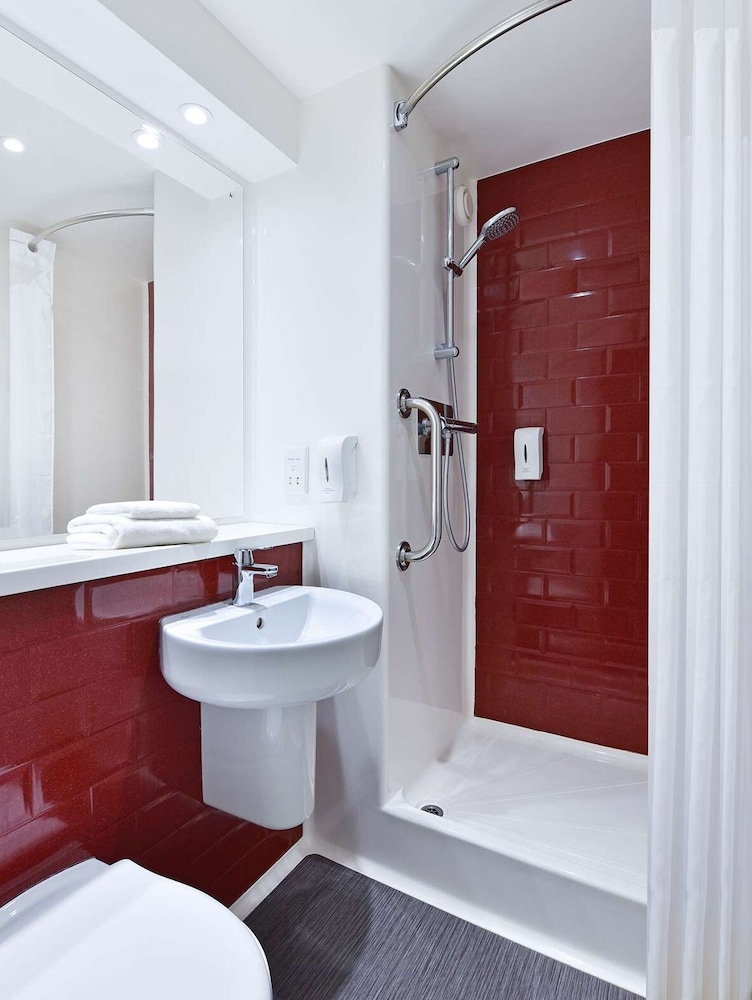 Travelodge Manchester Central Arena 22/23