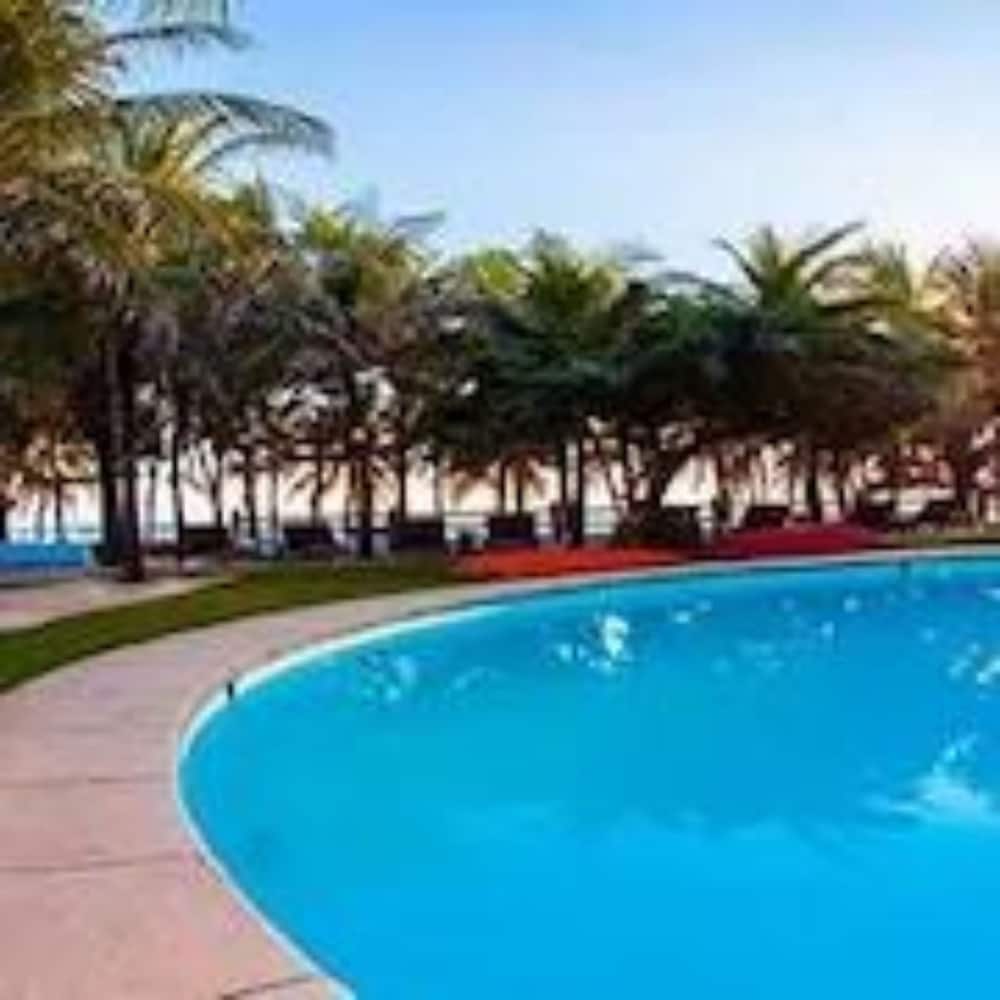 Duro Beach Hotel 2/37