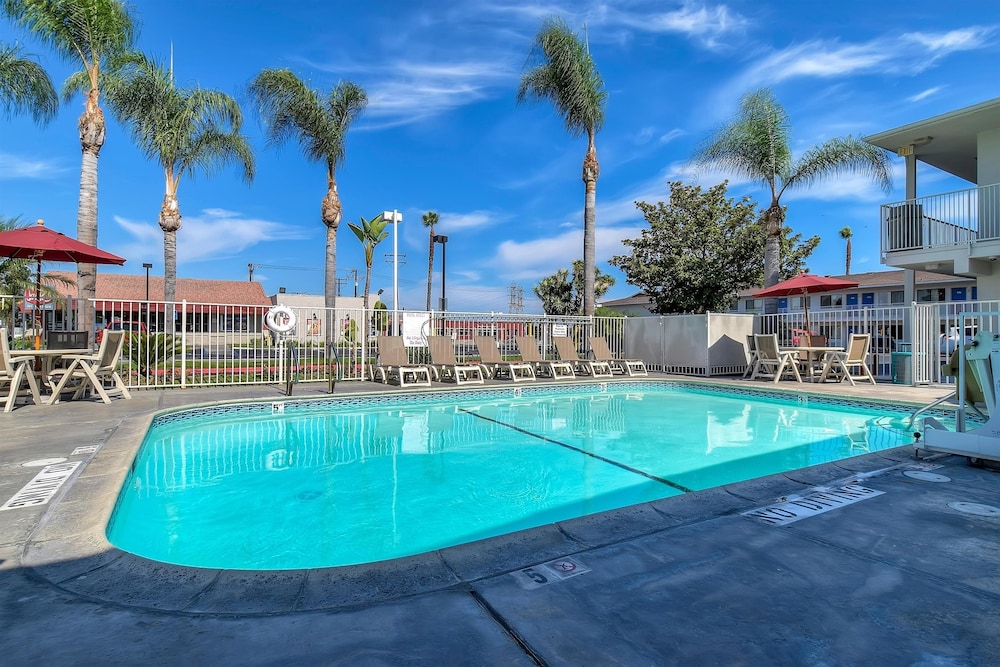 Motel6 Stanton, CA - Anaheim West 42/60