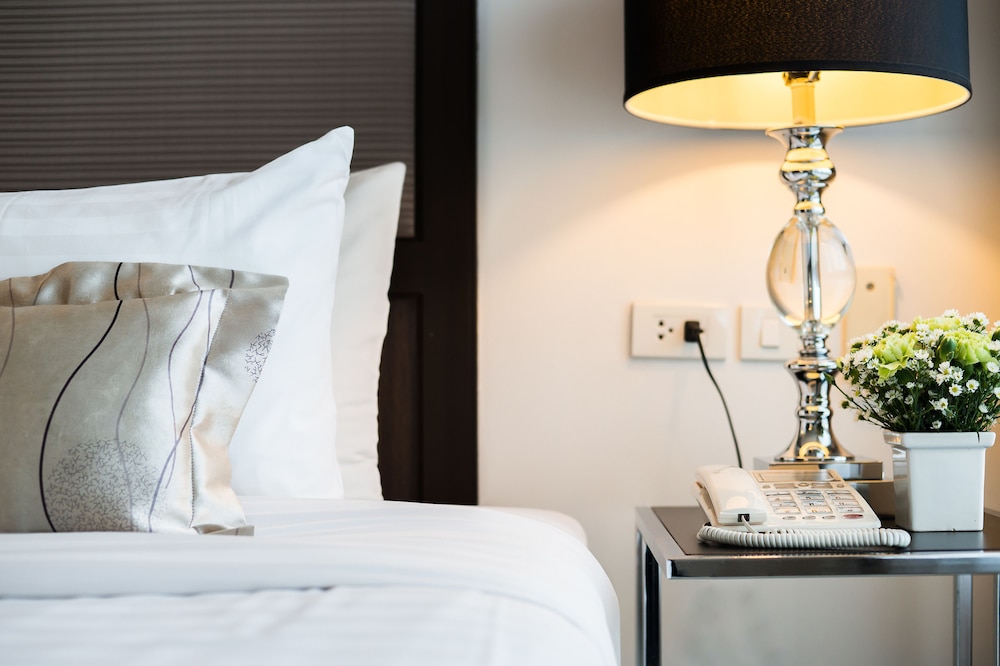 Beyond Suite Hotel 33/73