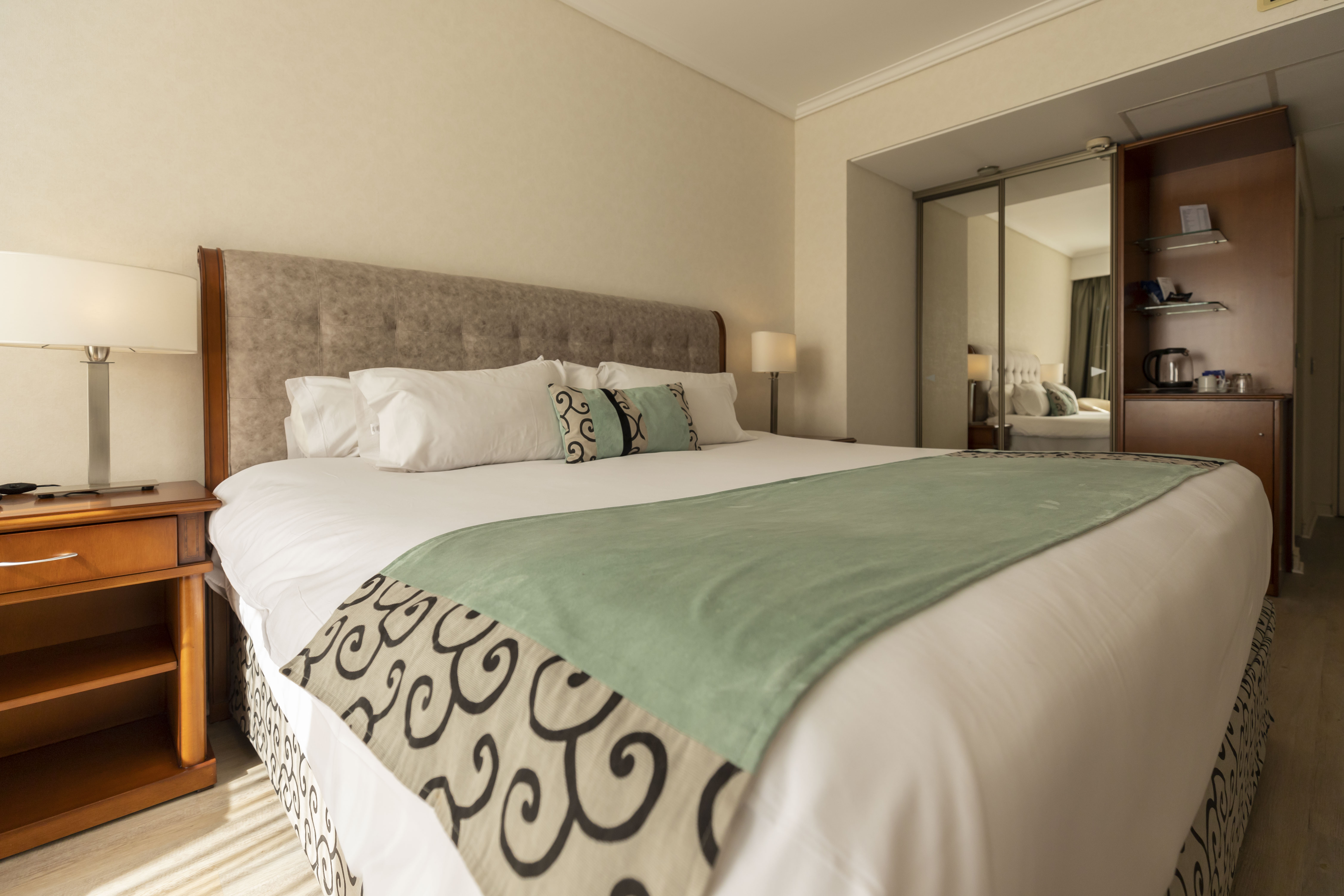 جناح بشرفة، Blank Hotel Recoleta 2/4