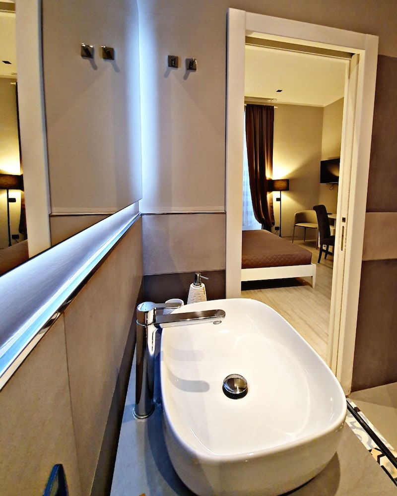 Fabio Massimo Guest House 46/50