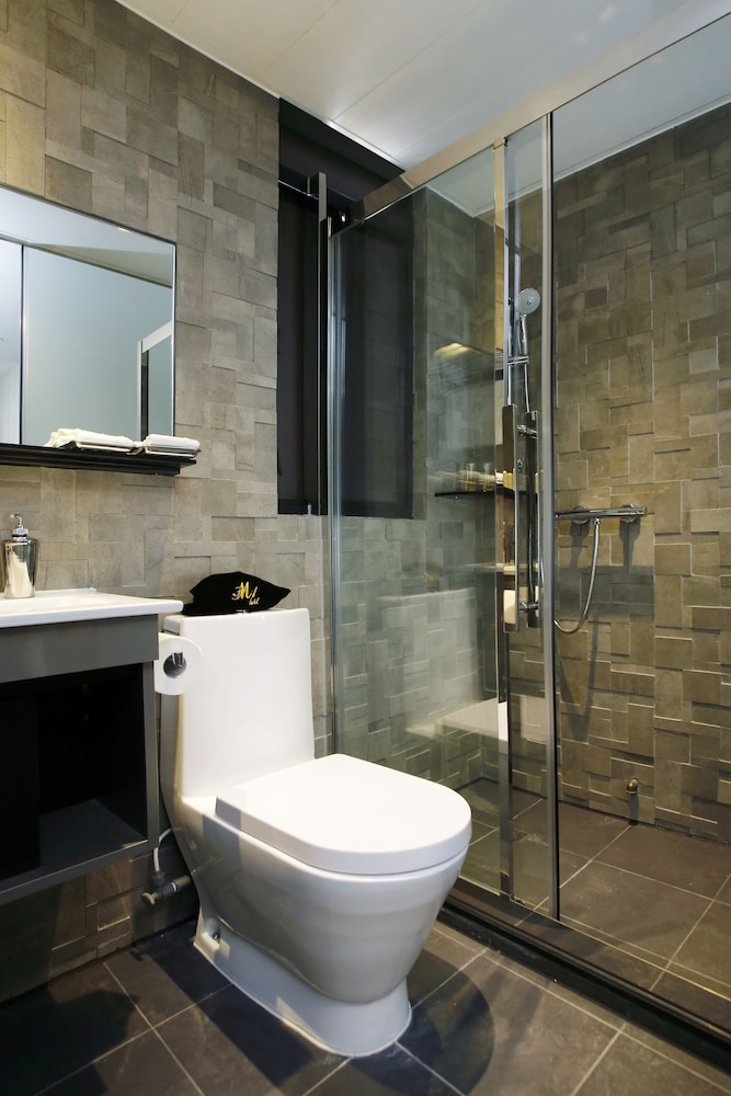 غرفة تنفيذية مع أريكة، M1 HOTEL NORTH POINT 6/6
