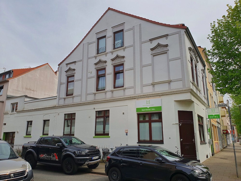 B & L Hostel 36/50