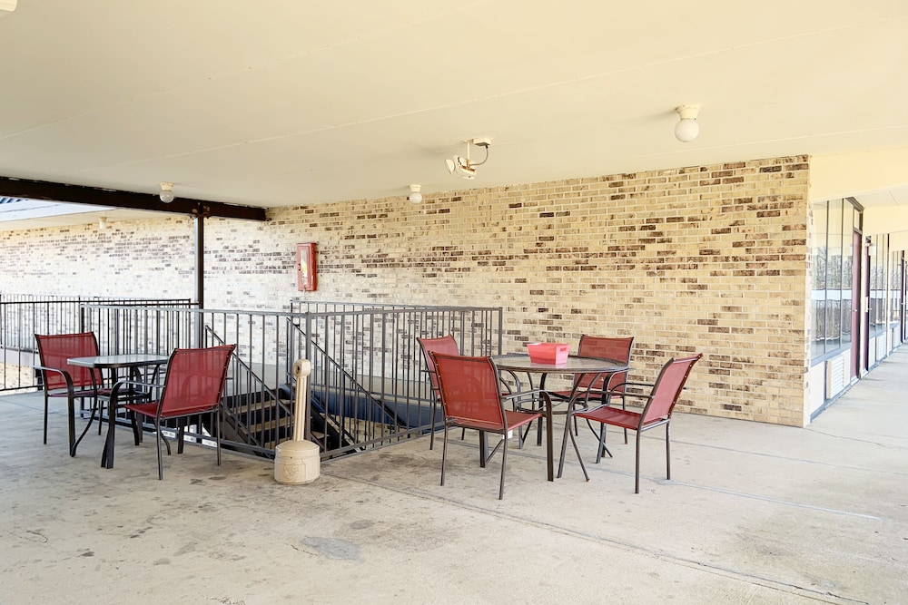Paris Inn and Suites 30/40