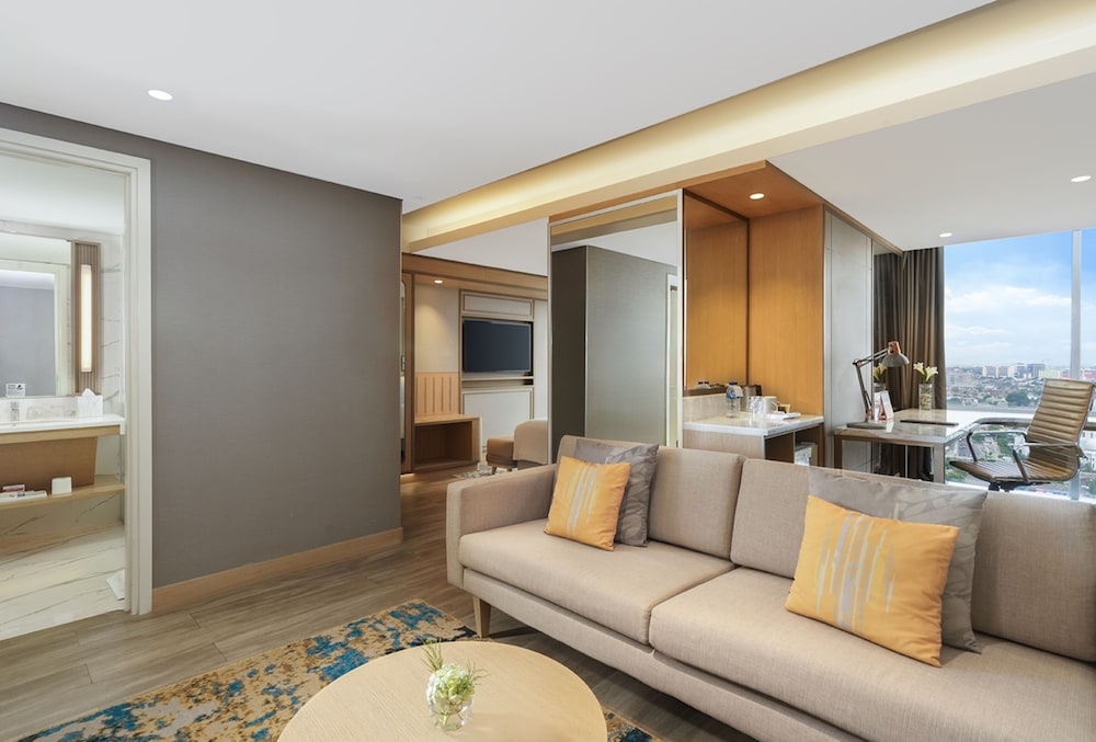 Swiss-Belhotel Solo 45/57
