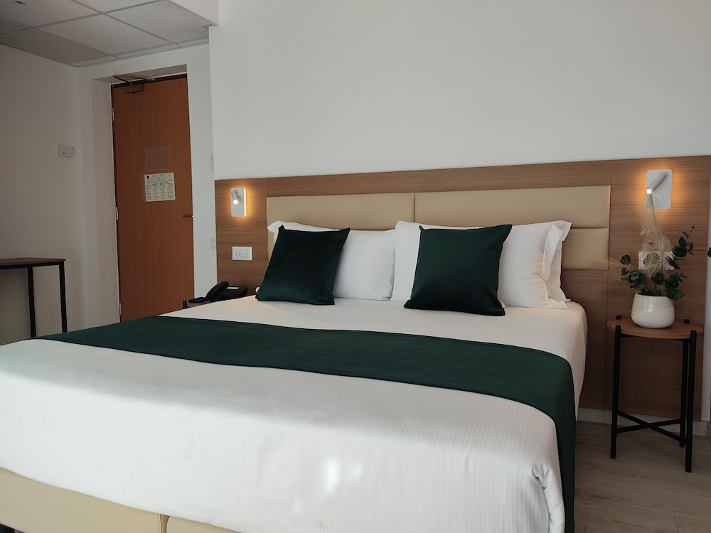Massimi City Garden Hotel 18/58