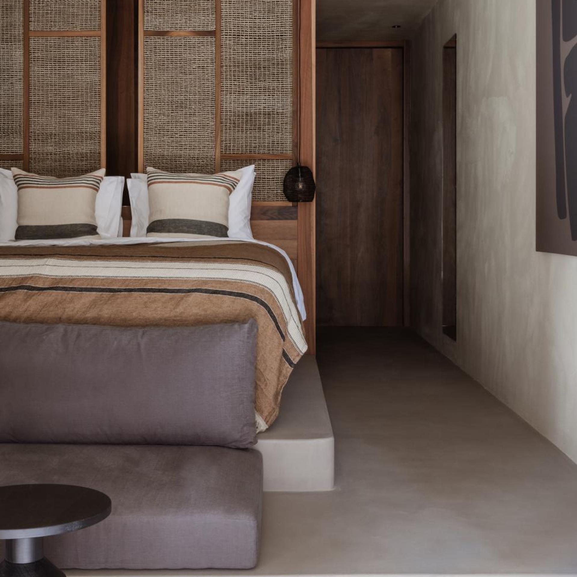 SUITE, PRIVATE POOL