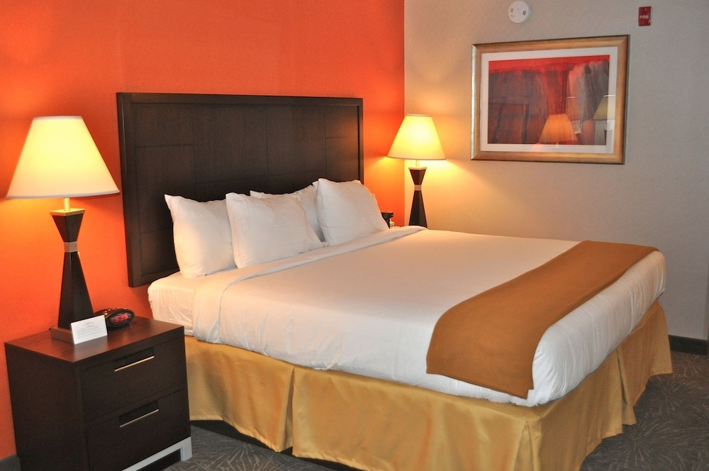 Holiday Inn Express Pittsburgh E - Waterfront Dr 12/42