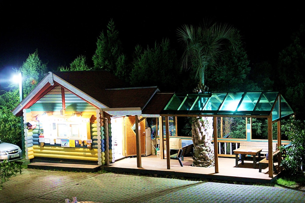 Jeju Jungmun Log Pension Resort 3/50