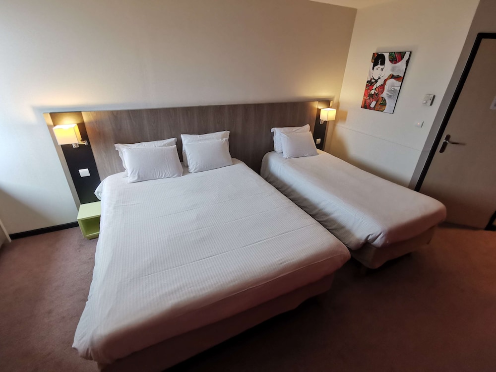 MERCURE Chartres Est 15/65