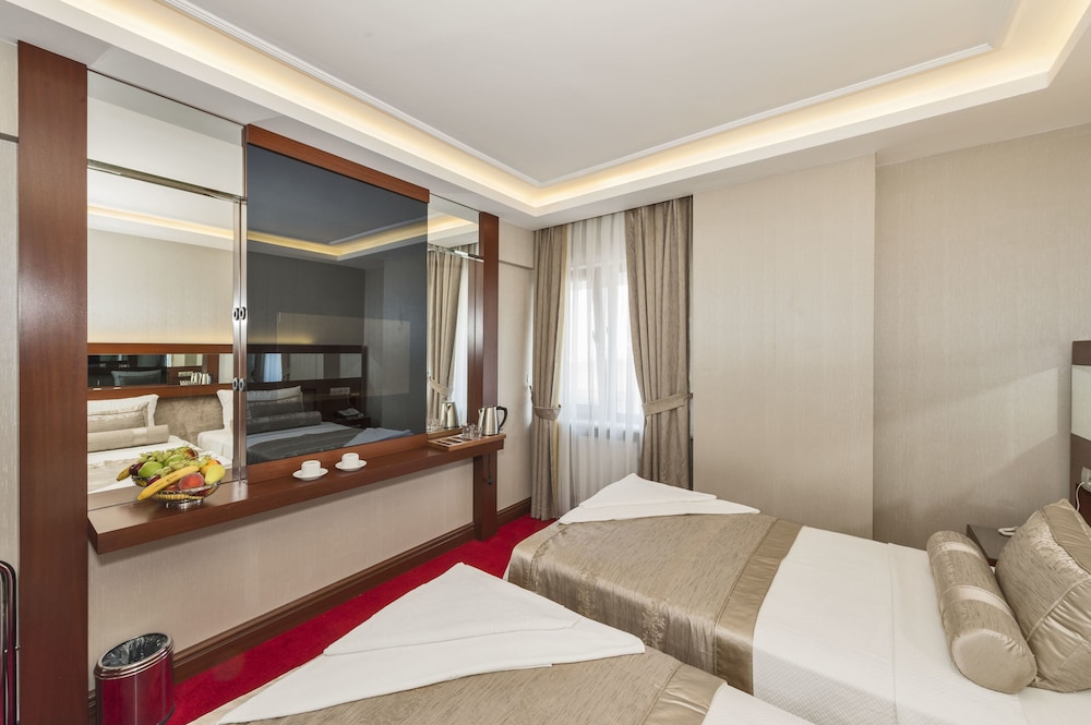 Eskar Hotel 11/78