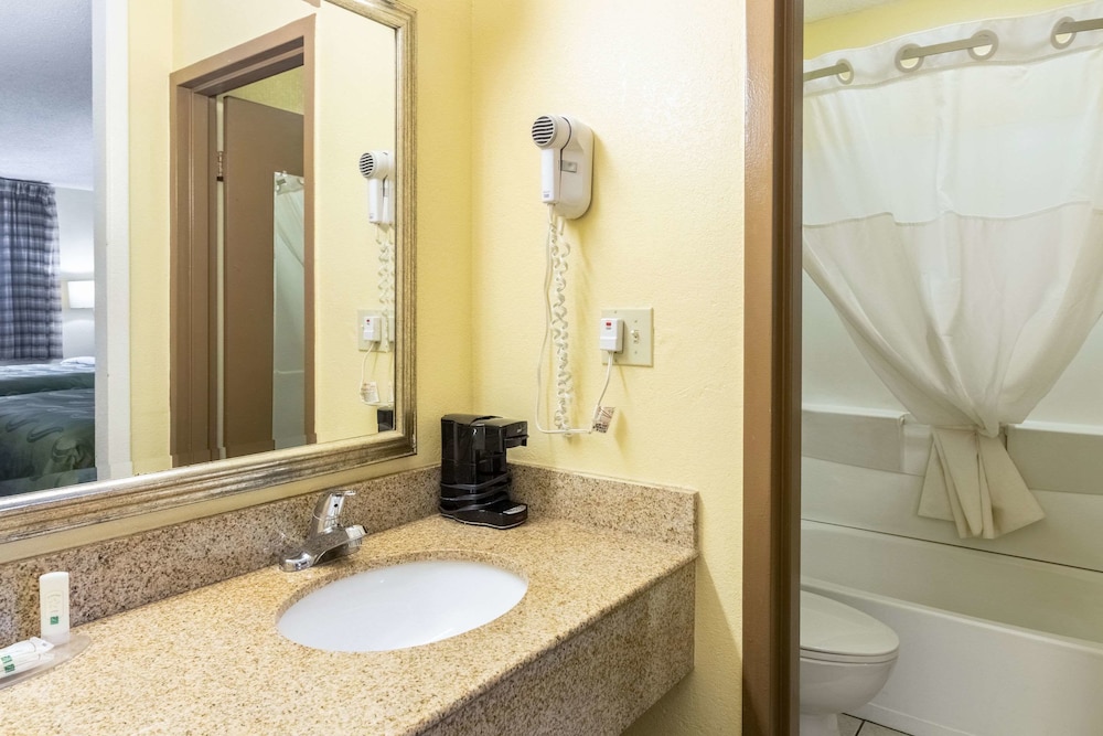 Quality Inn Franklin - Cool Springs Area 15/33