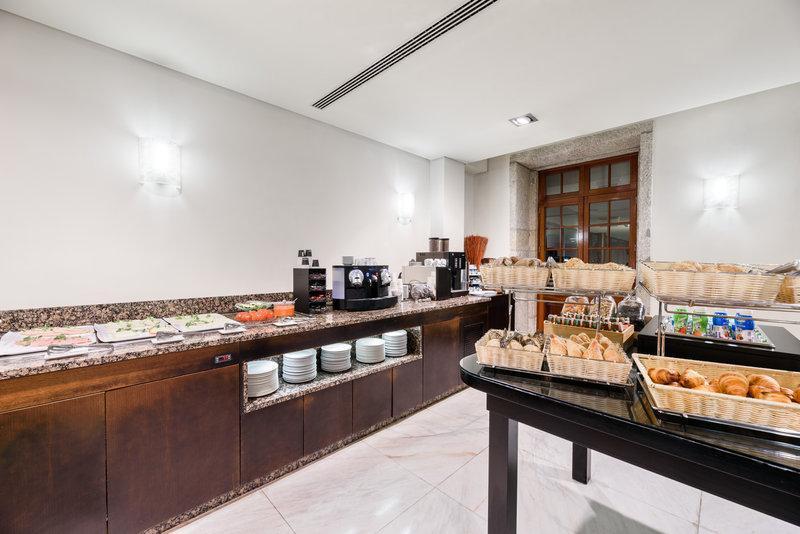 restaurant cafeteria