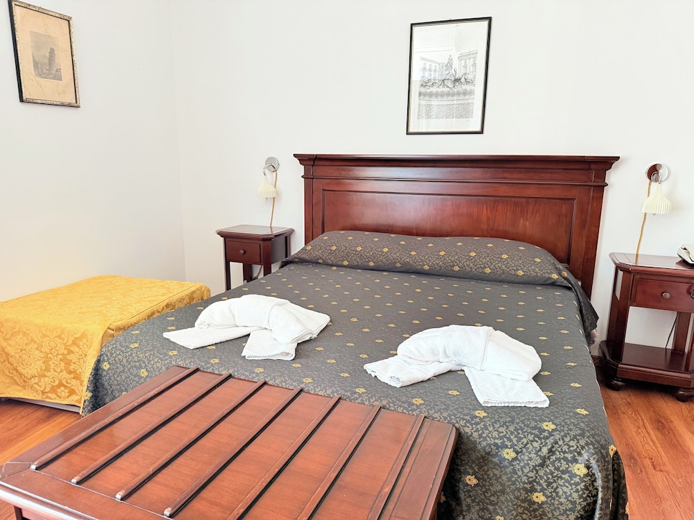 BASIC, FRENCH BED