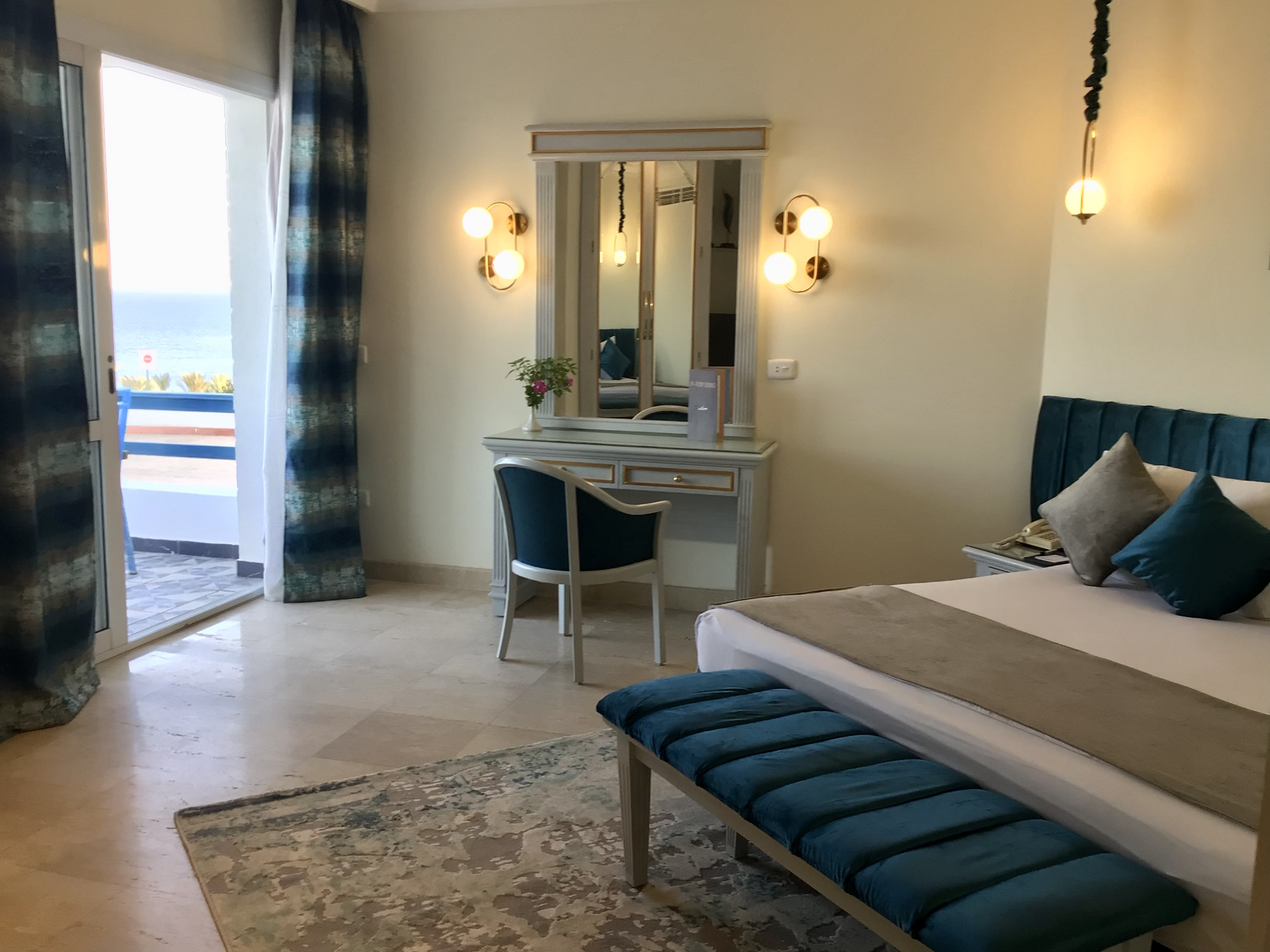 Junior Suite, King Bed