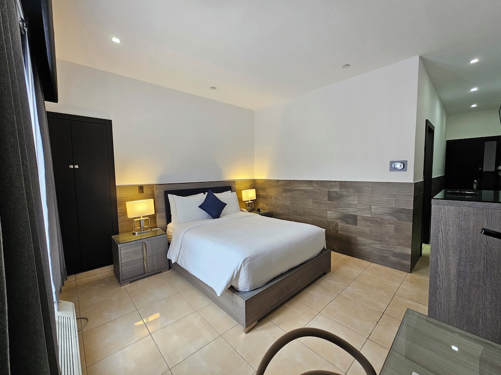 Beverly Hills: Hotel & Business 25/62