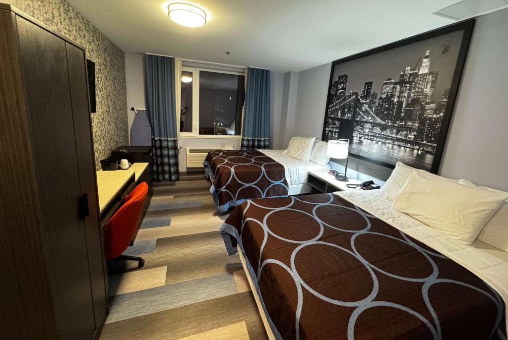 Super 8 by Wyndham Brooklyn Fulton Street/Broadway Junction 31/40