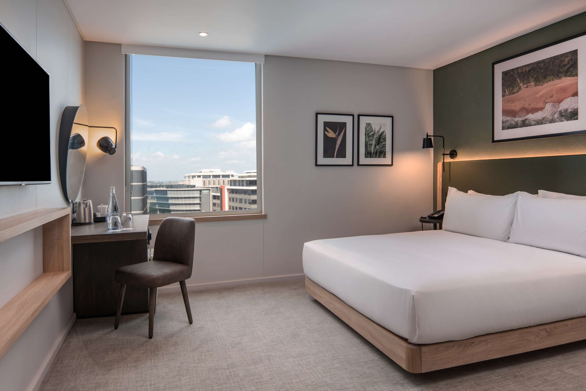 ROOM, KING BED, ACCESSIBLE