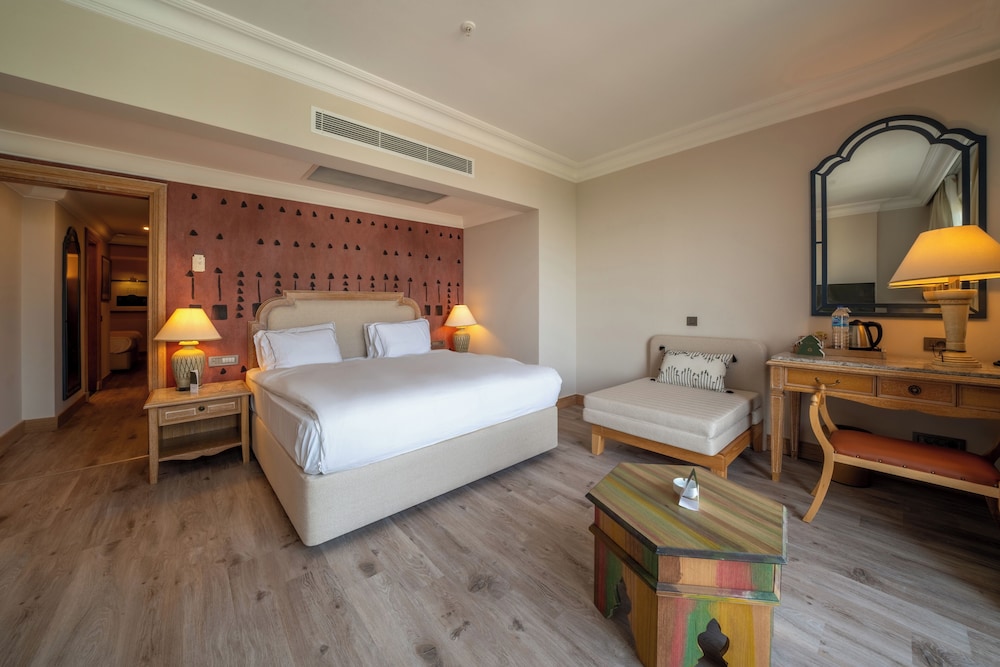 Family, Twin Beds, Land View, Main Building