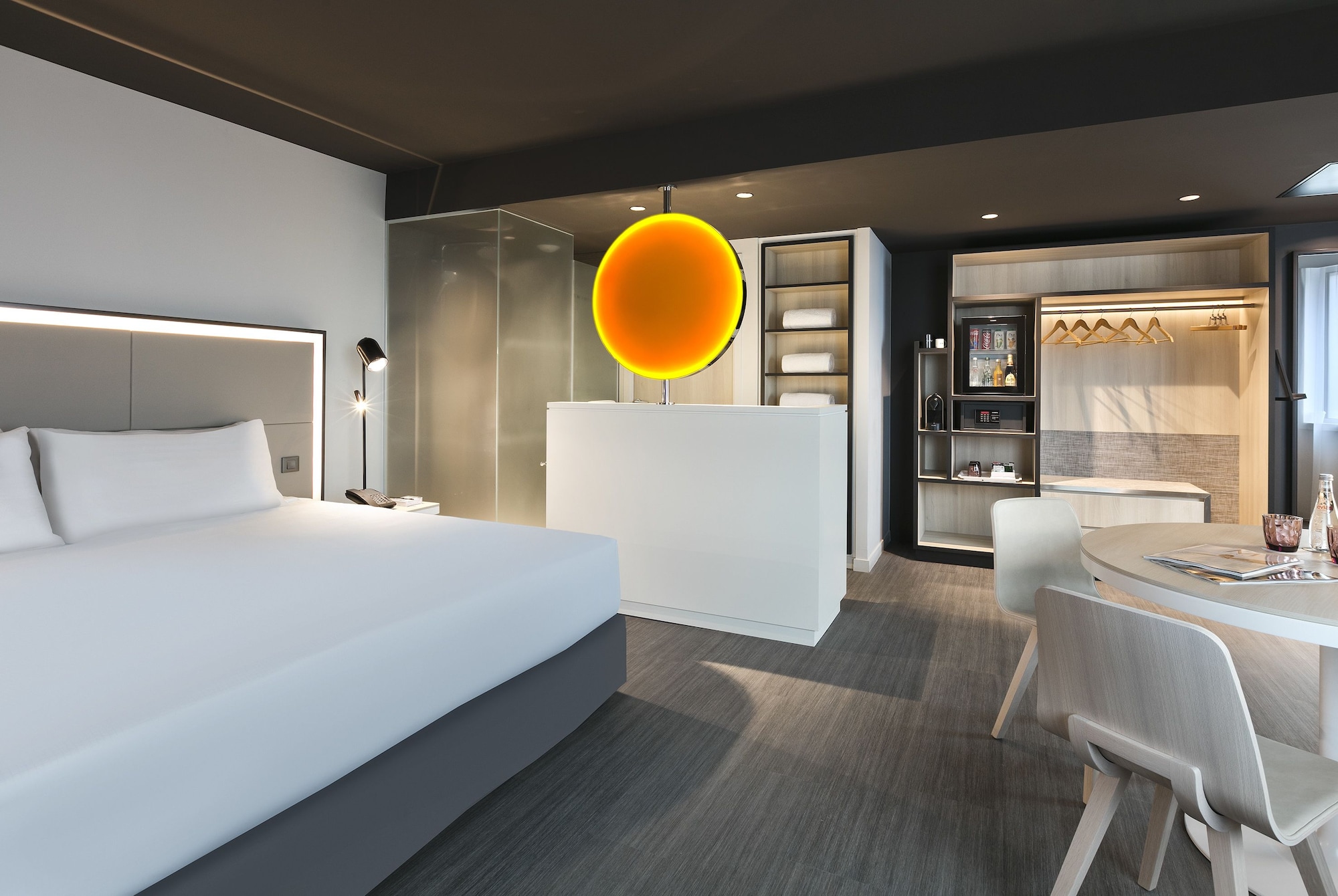 XTRA SPACE, INNSIDE