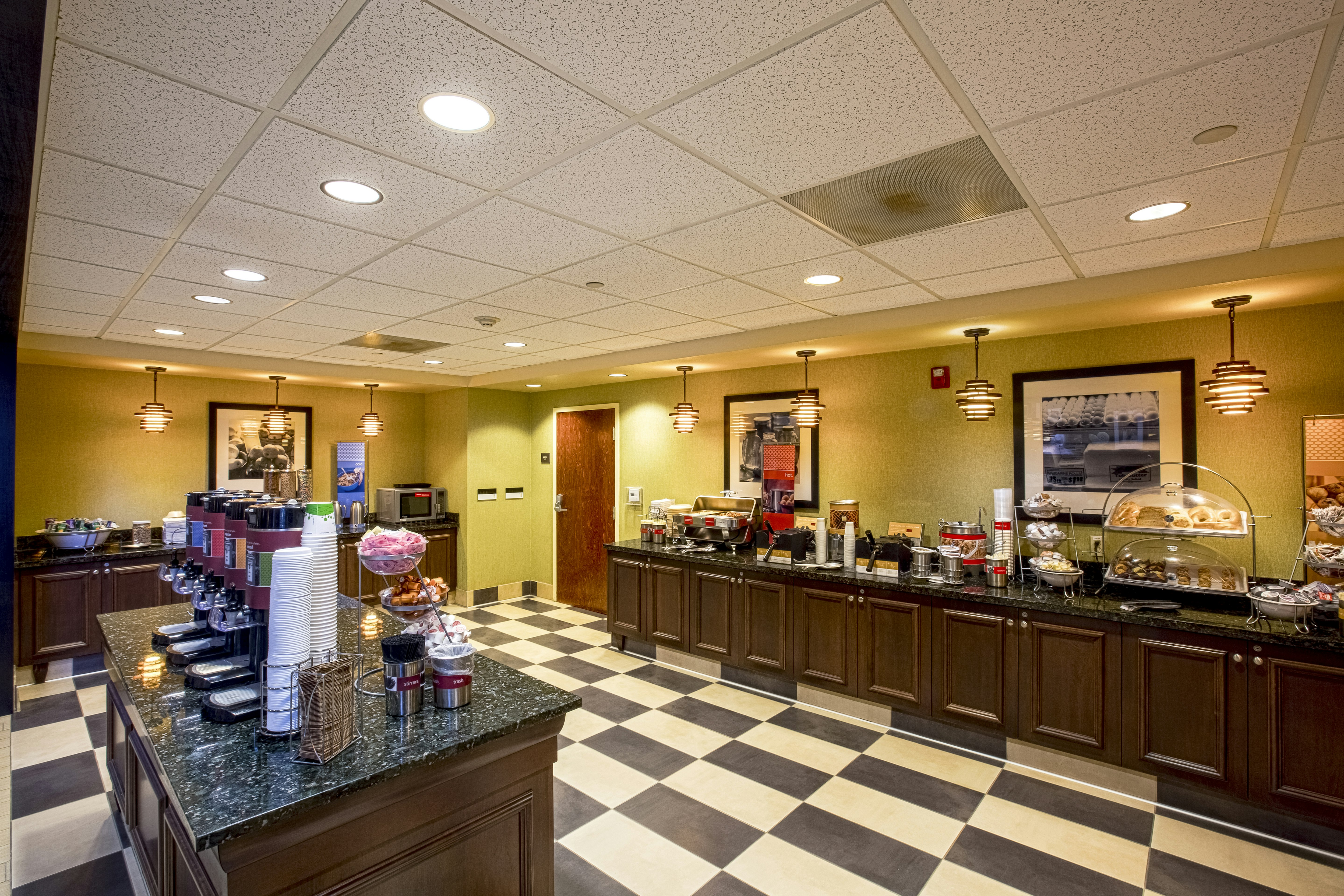 Hampton Inn and Suites Sacramento-Elk Grove Laguna I-5 36/50