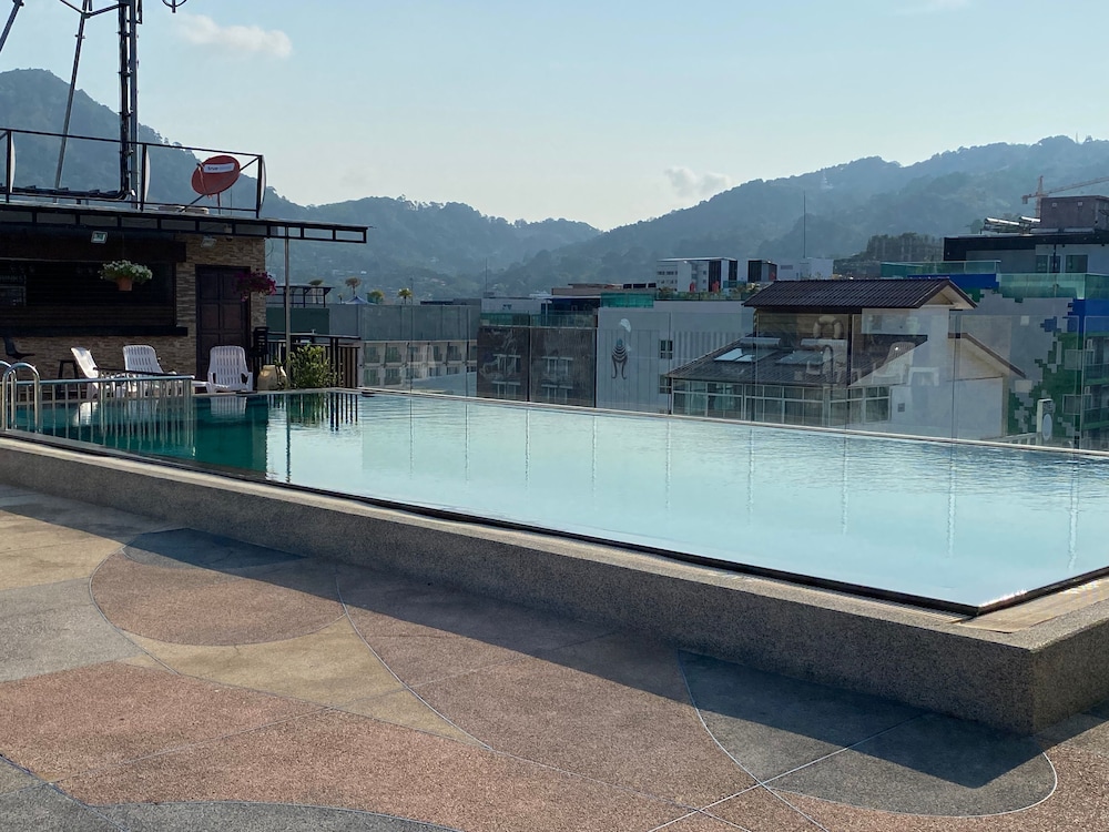 77 Patong Hotel & Spa 38/50