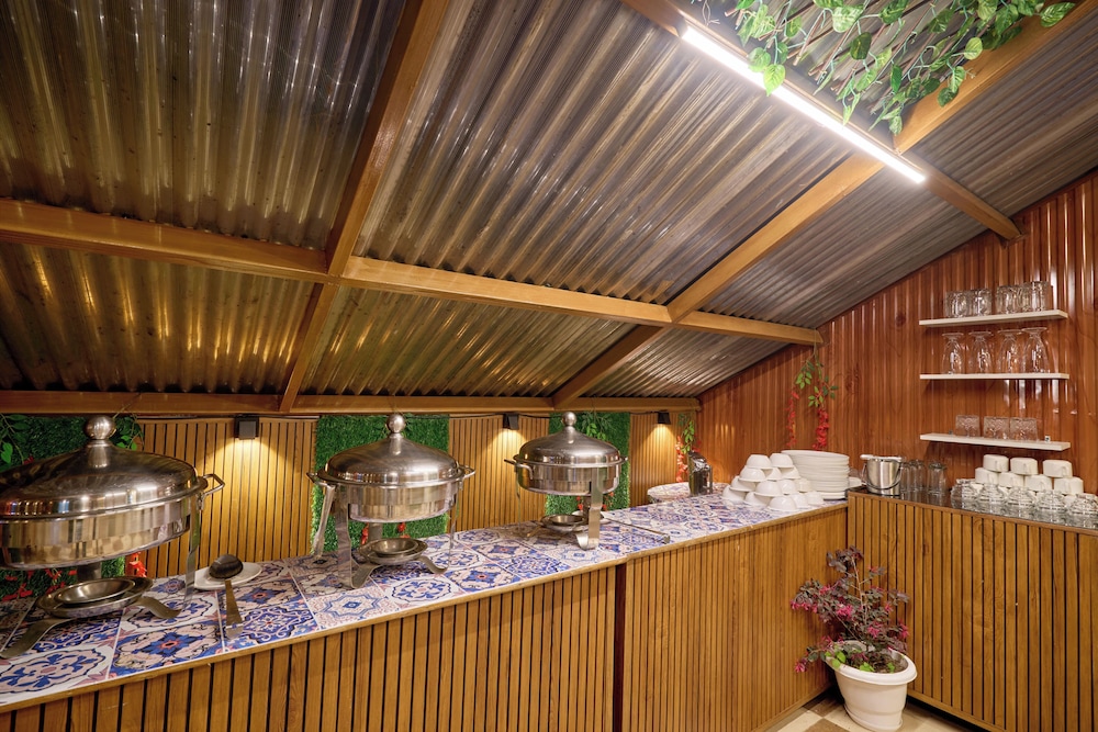 Treebo Roshan House 28/49