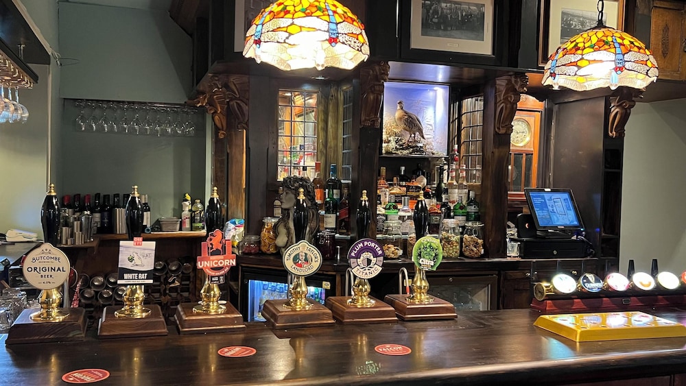 The Royal Oak Hotel And Restaurant 40/49