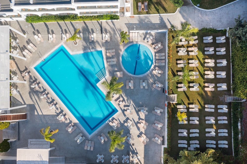 Oceanis Park Hotel 75/88
