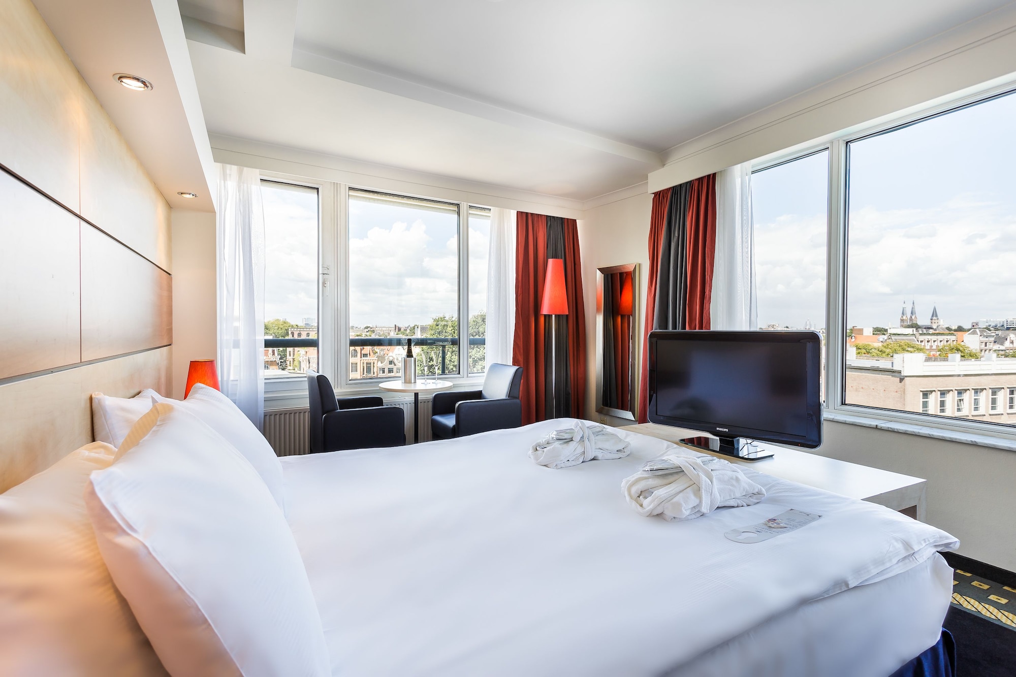BUSINESS, SUITE, KING BED
