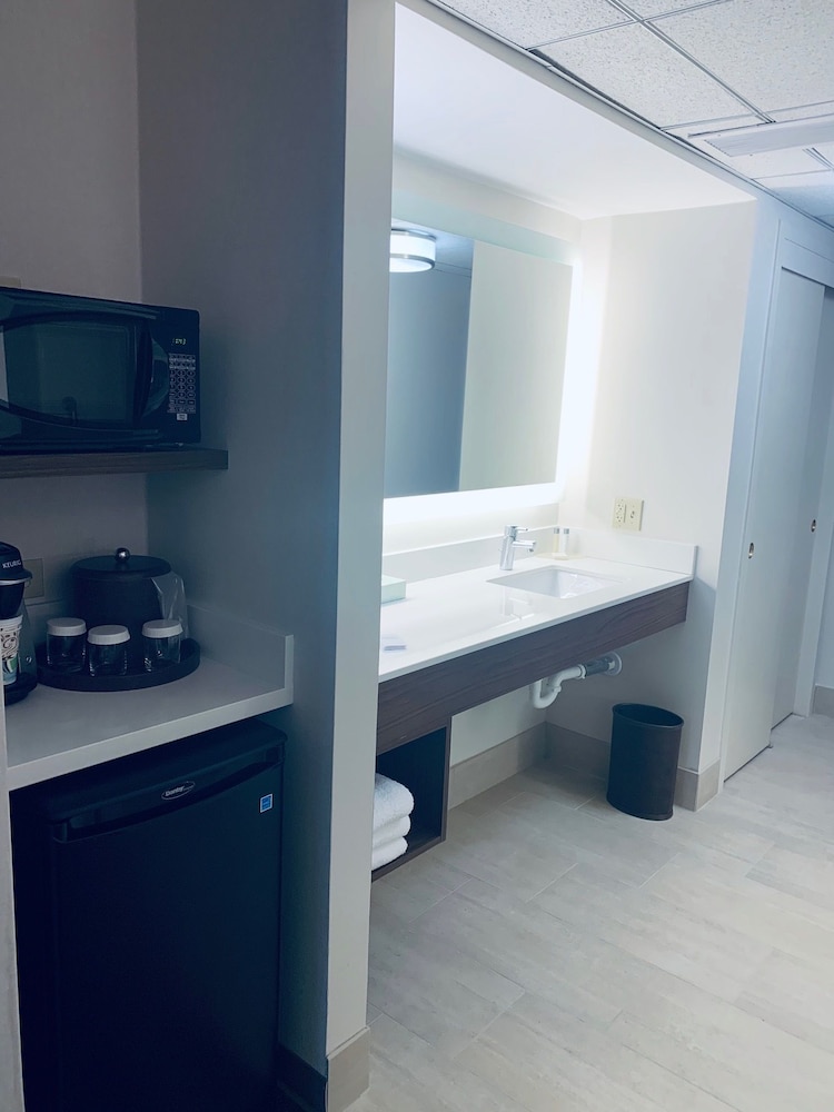 Holiday Inn Express Wilmington North Brandywine 31/54