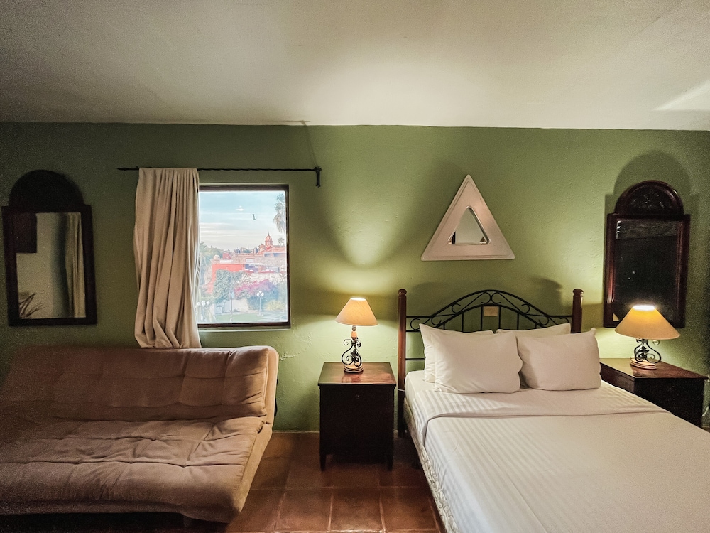 Los Agaves Hotel 11/52