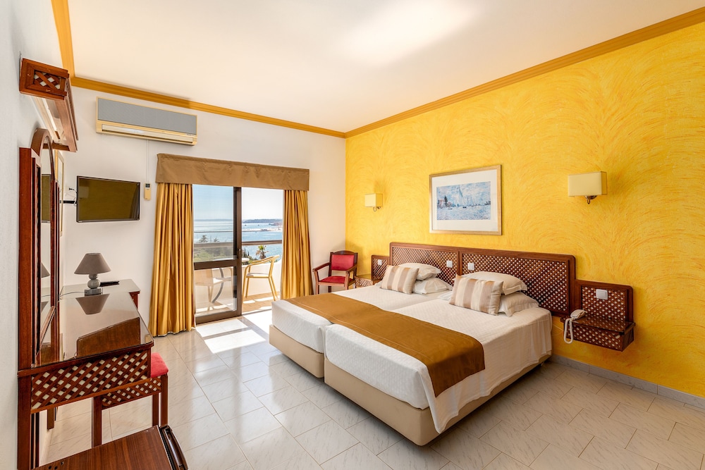 STANDARD, DOUBLE BED, SEA VIEW