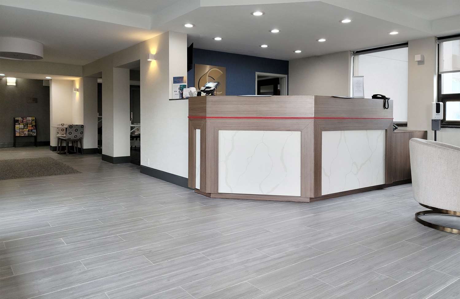 Comfort Inn & Suites Wyomissing/Reading 1/17