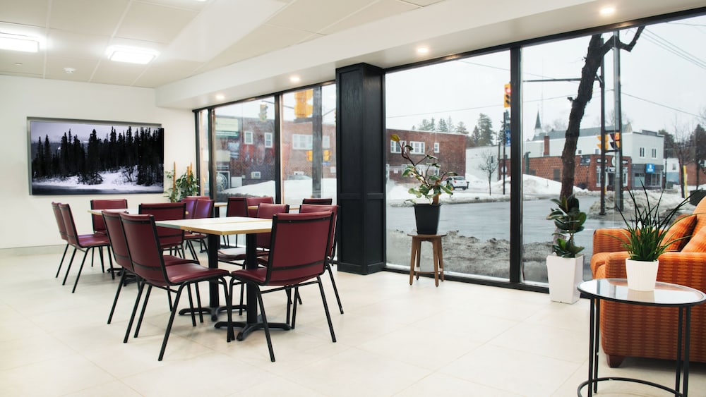 Ramada by Wyndham Kirkland Lake 38/48