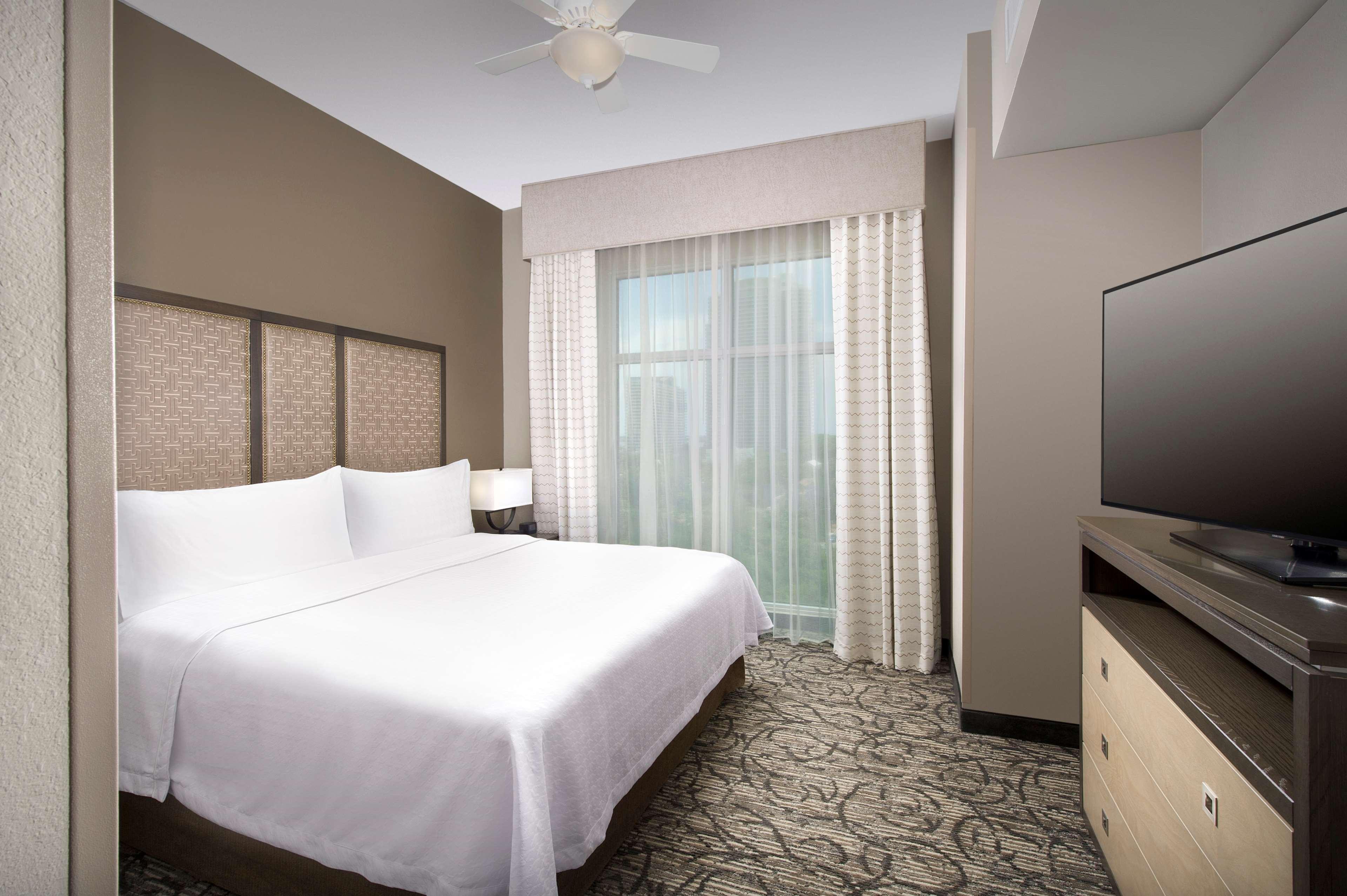 1 Bedroom, Suite, King Bed