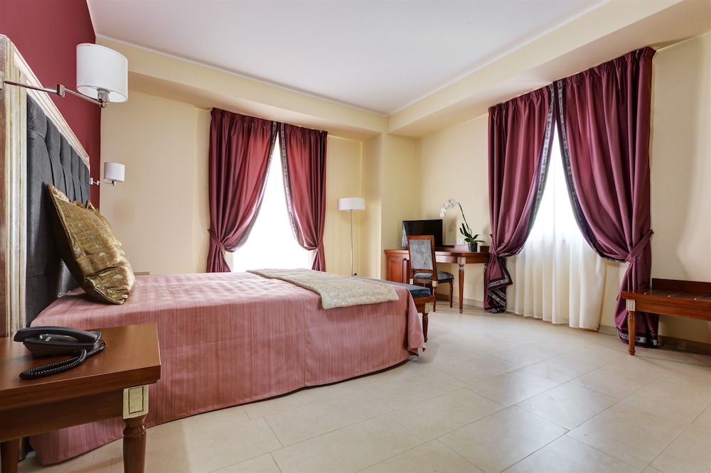 JUNIOR SUITE, STUDIO, GARDEN VIEW, JETTED TUB