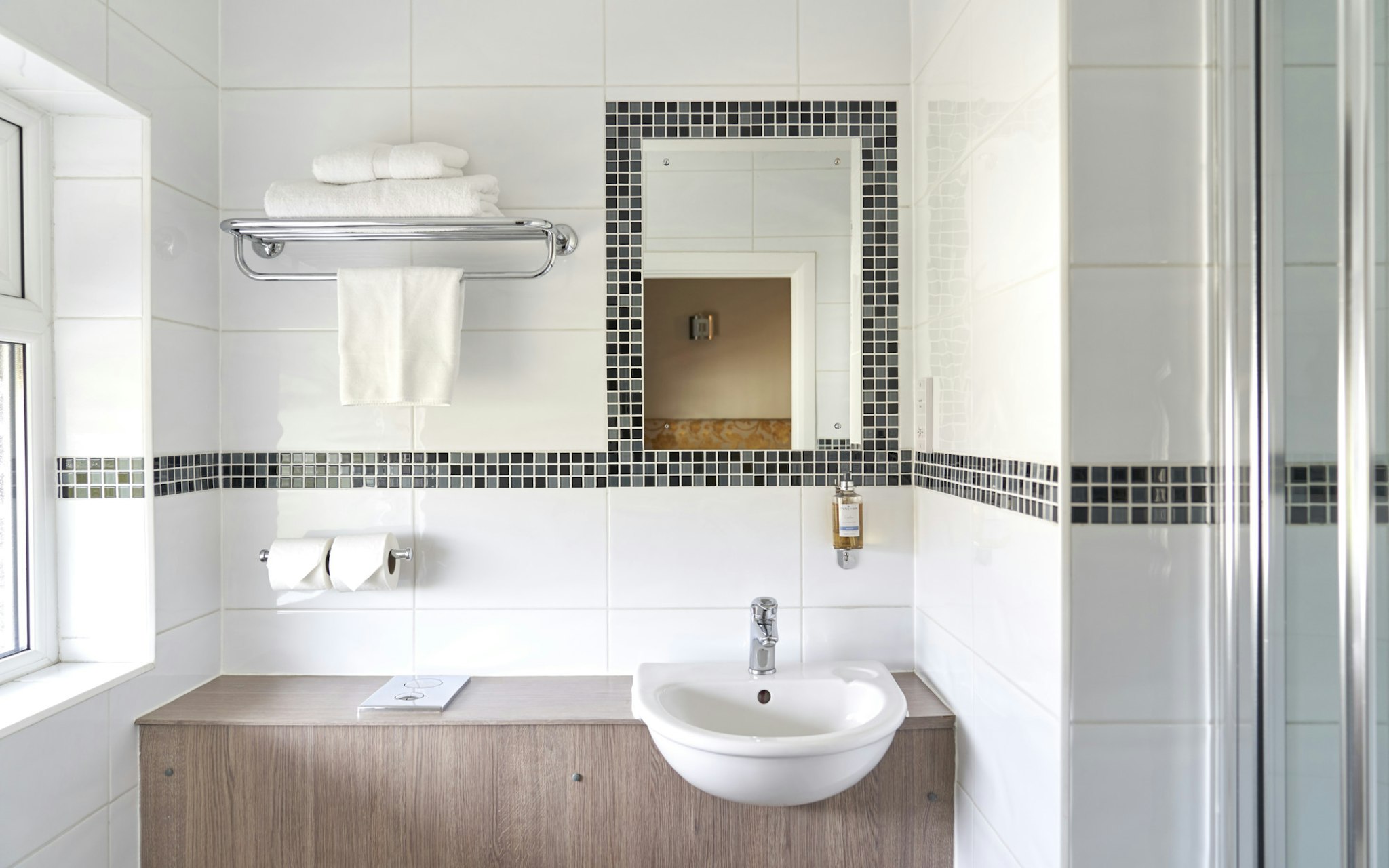 Antoinette Hotel Wimbledon 47/48